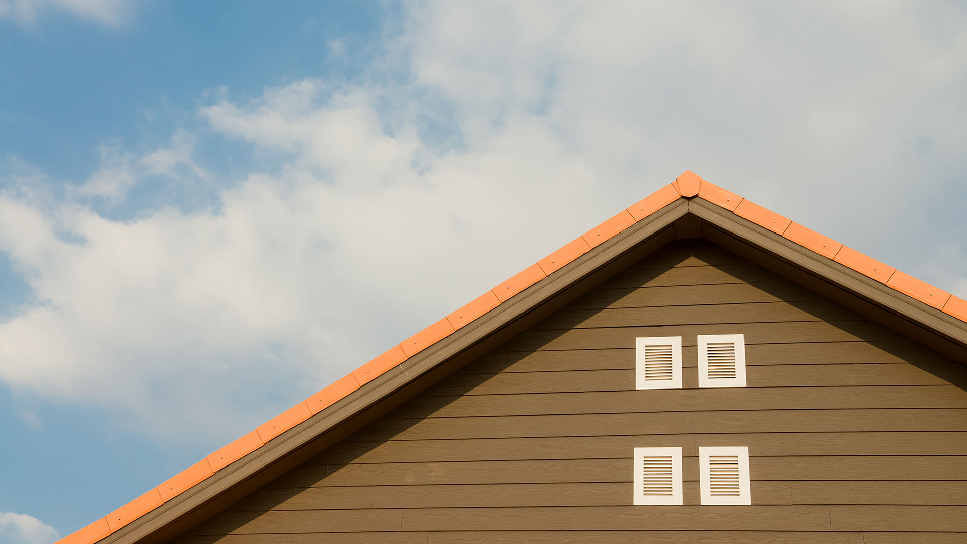 An energy efficient home with energy efficient siding.